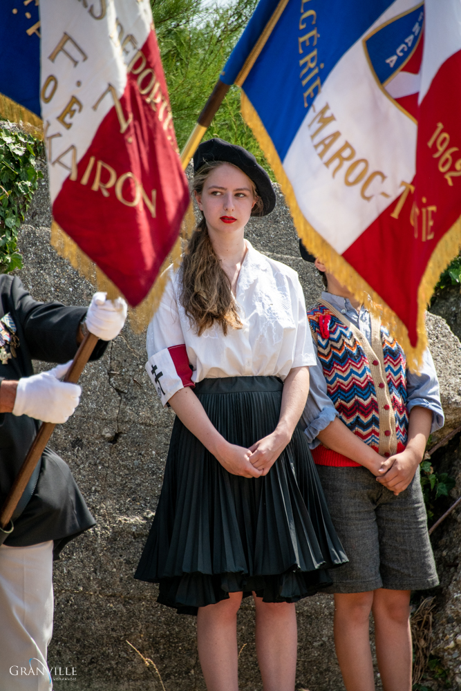 Inauguration monument résistants©Benoit.Croisy Elodie, 17 ans, a participé à l'inauguration du monument de la Pointe du Roc.